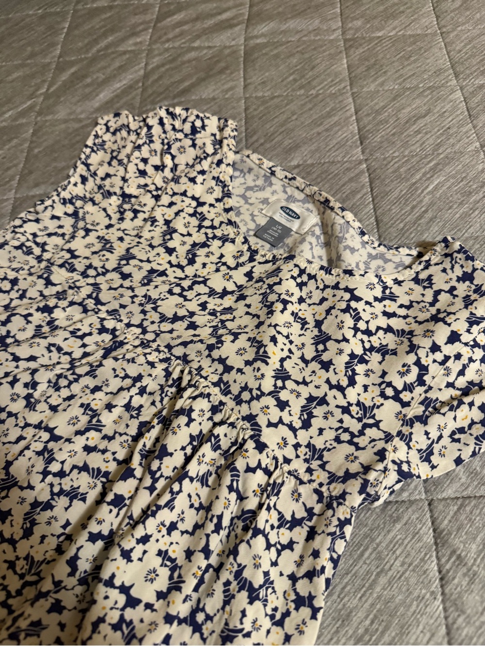 Old Navy White and Navy Floral Casual Dress - Picture 2 of 6
